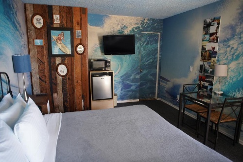 Huntington Surf Inn image 22
