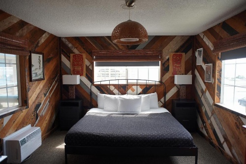 Huntington Surf Inn image 31