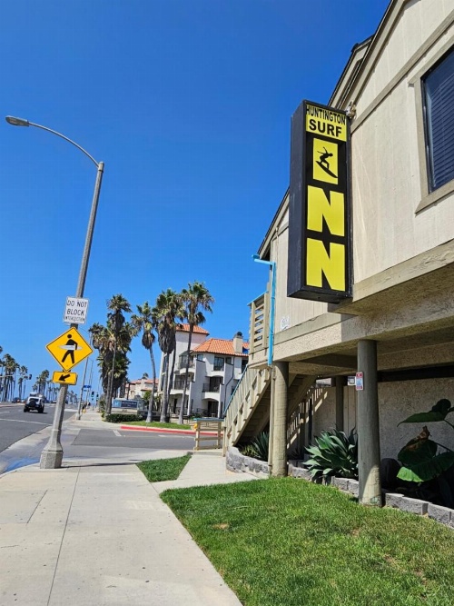 Huntington Surf Inn image 45