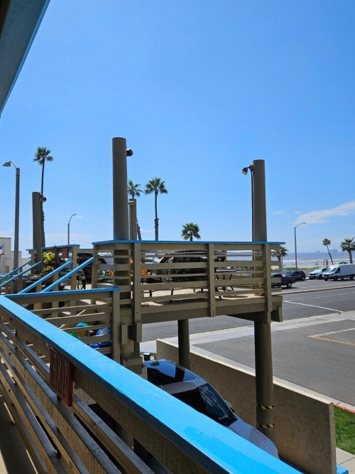 Huntington Surf Inn image 5